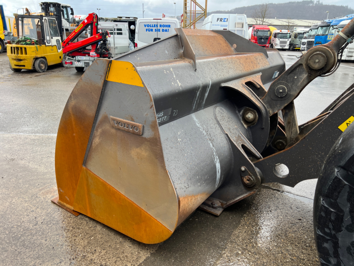 اللودر بعجل VOLVO L180H: صورة 16 اللودر بعجل VOLVO L180H: صورة 16