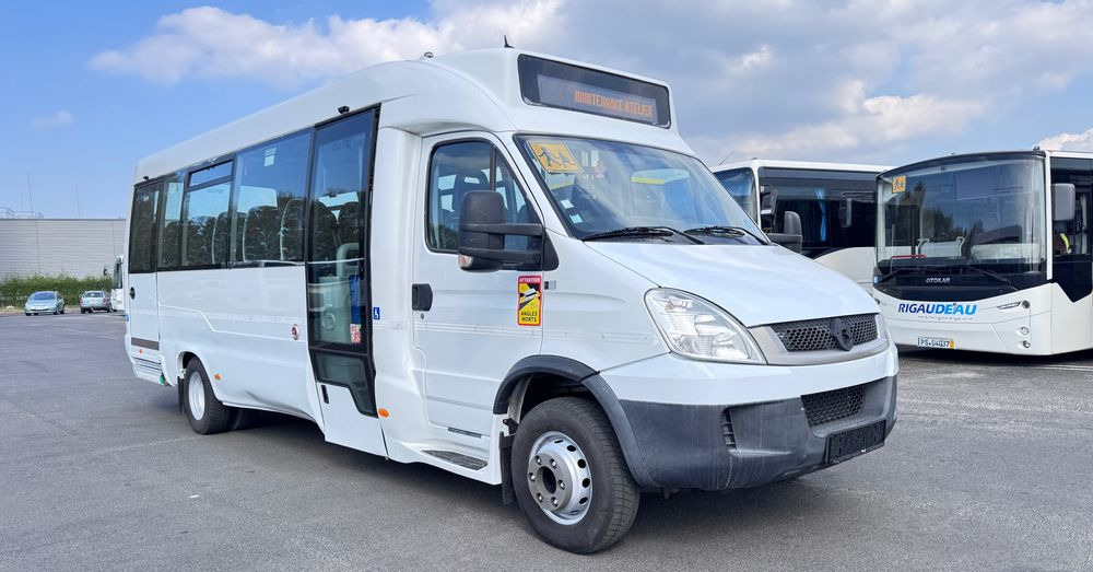 Irisbus Iveco / DURISOTTI / -28miejsc /euro5/ mała klima / winda / 114000 zł netto - حافلة صغيرة, ميكروباص: صورة 1 Irisbus Iveco / DURISOTTI / -28miejsc /euro5/ mała klima / winda / 114000 zł netto - حافلة صغيرة, ميكروباص: صورة 1