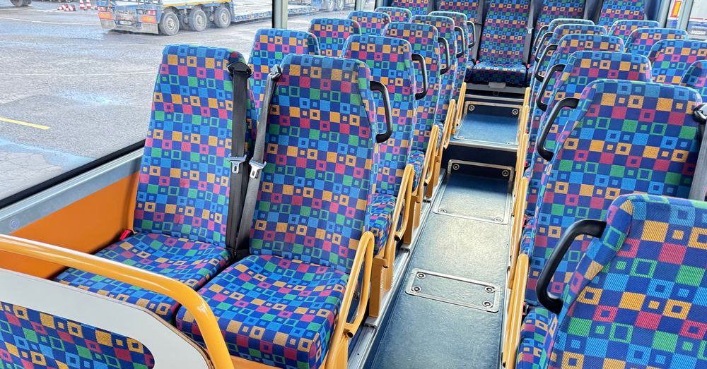 Irisbus Recreo Crosway / KLIMATYZACJA/ 59+1 miejsc/ tector / CENA: 78000zł netto - حافلة سوبربان: صورة 5 Irisbus Recreo Crosway / KLIMATYZACJA/ 59+1 miejsc/ tector / CENA: 78000zł netto - حافلة سوبربان: صورة 5