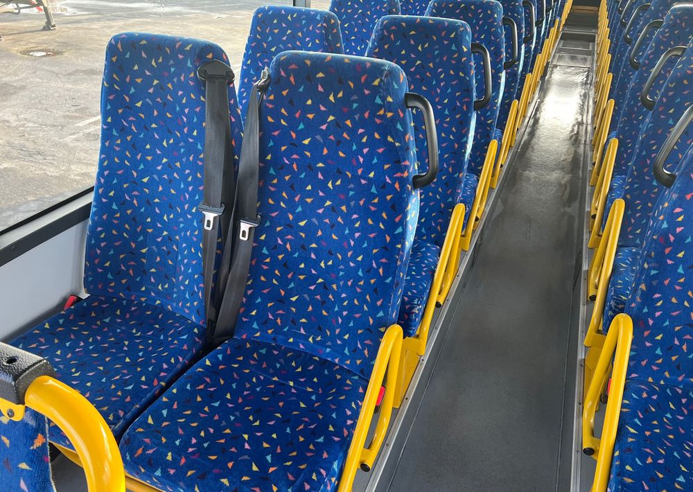 Irisbus Recreo / KLIMA/ TACHO ANALOG/ 60 miejsc /Cena:45000 netto - حافلة سوبربان: صورة 5 Irisbus Recreo / KLIMA/ TACHO ANALOG/ 60 miejsc /Cena:45000 netto - حافلة سوبربان: صورة 5