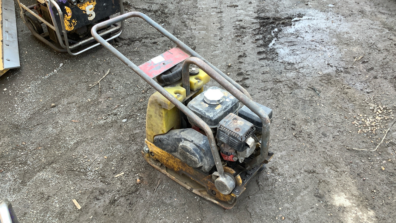 12" WACKER PLATE - معدات البناء: صورة 2 12" WACKER PLATE - معدات البناء: صورة 2