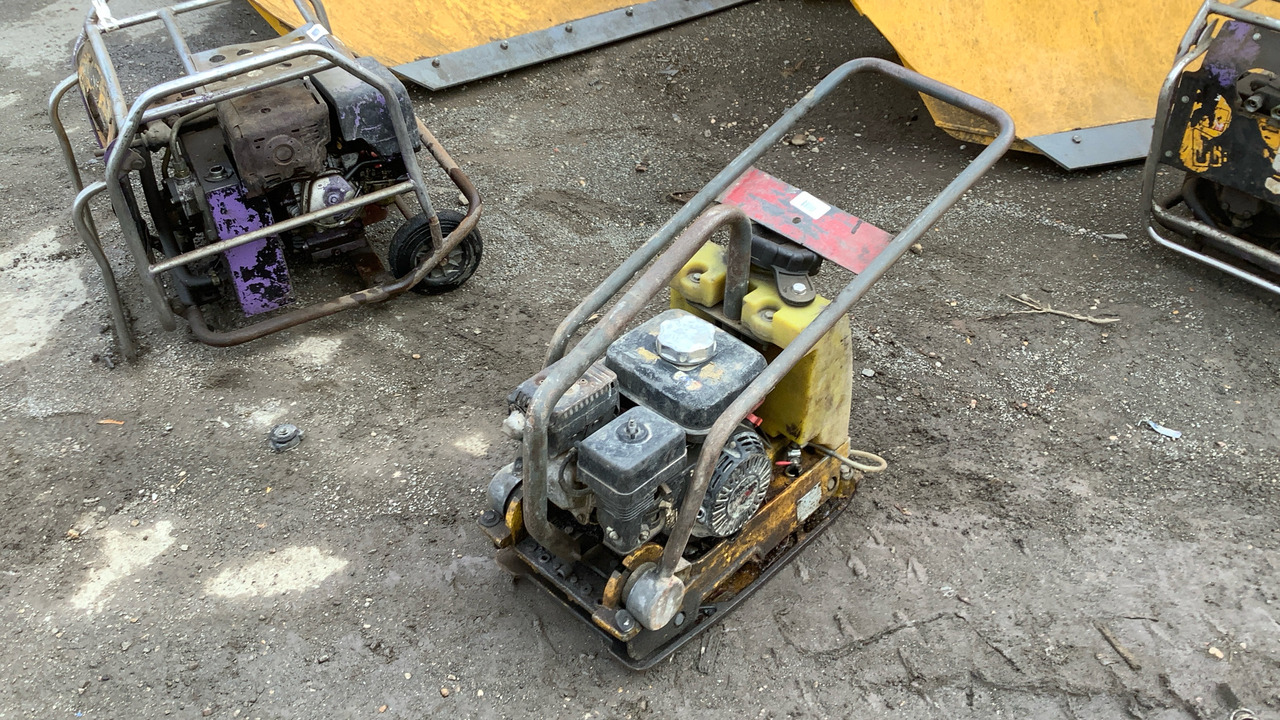 12" WACKER PLATE - معدات البناء: صورة 1 12" WACKER PLATE - معدات البناء: صورة 1