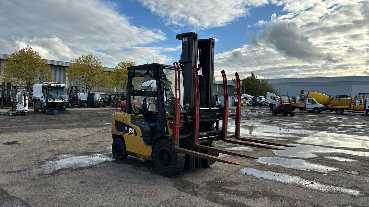 CAT GP35 - رافعة شوكية تعمل بالغاز: صورة 1 CAT GP35 - رافعة شوكية تعمل بالغاز: صورة 1