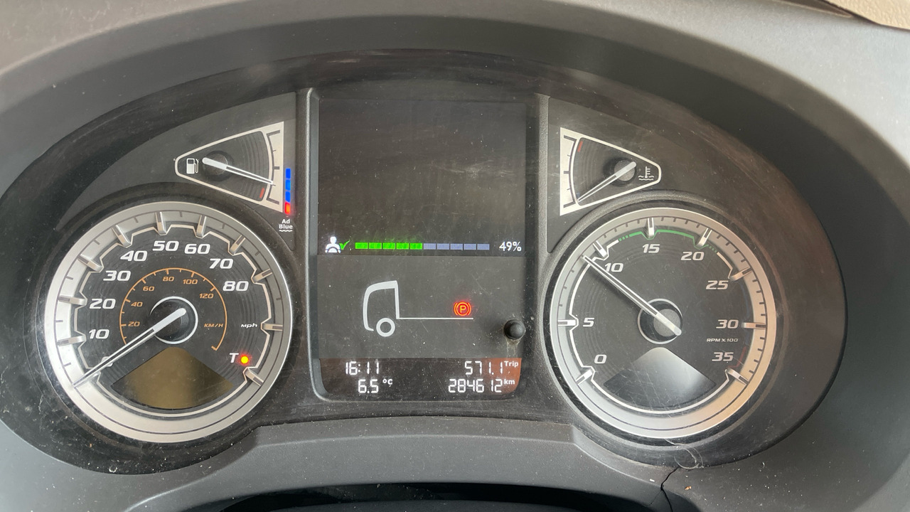 شاحنات مسطحة DAF LF 180: صورة 6