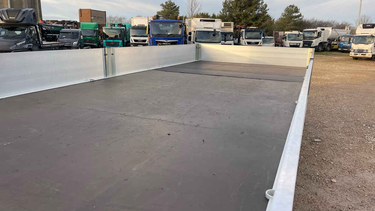 شاحنات مسطحة DAF LF 180: صورة 17