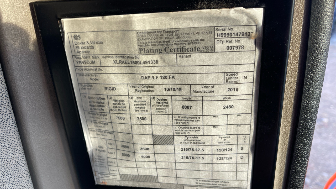 شاحنات مسطحة DAF LF 180: صورة 11