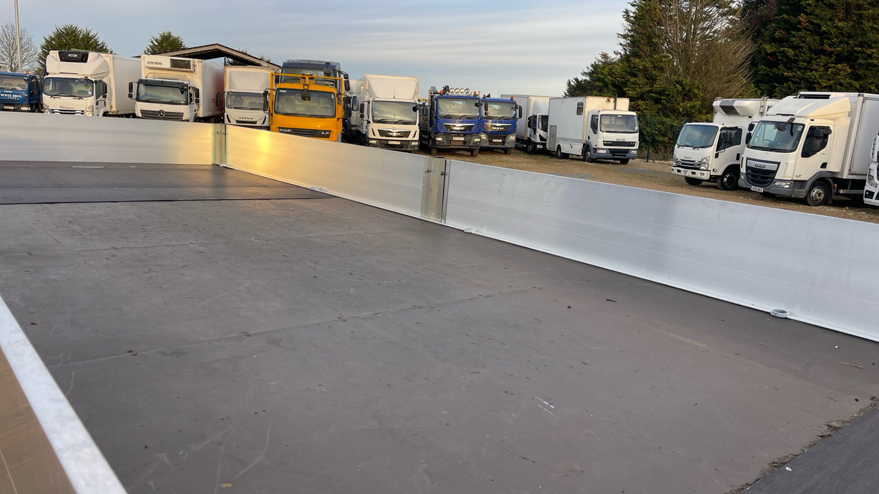 شاحنات مسطحة DAF LF 180: صورة 15