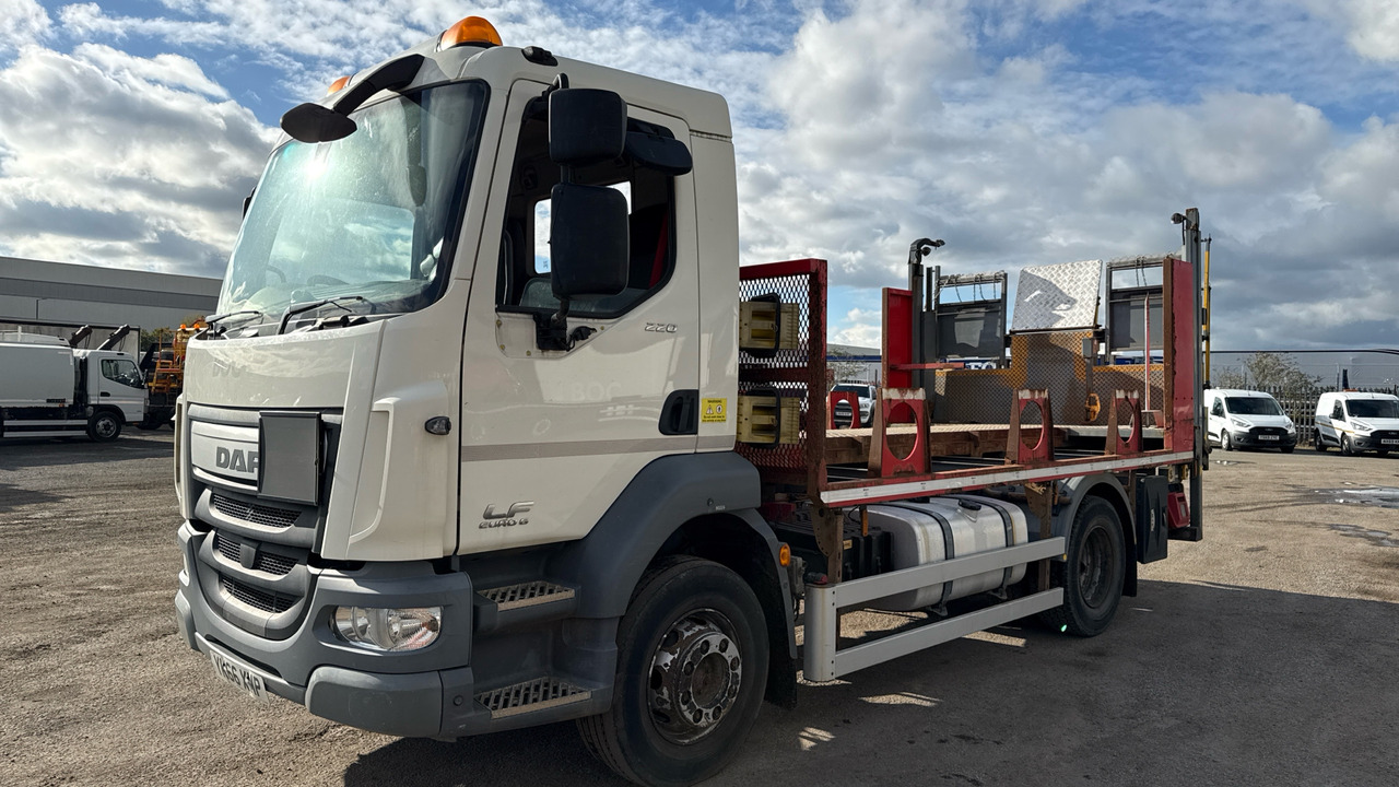 DAF LF 220 - شاحنات مسطحة: صورة 2 DAF LF 220 - شاحنات مسطحة: صورة 2