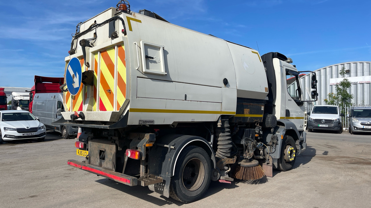 DAF LF 220 - سياره كنس شوارع: صورة 4 DAF LF 220 - سياره كنس شوارع: صورة 4