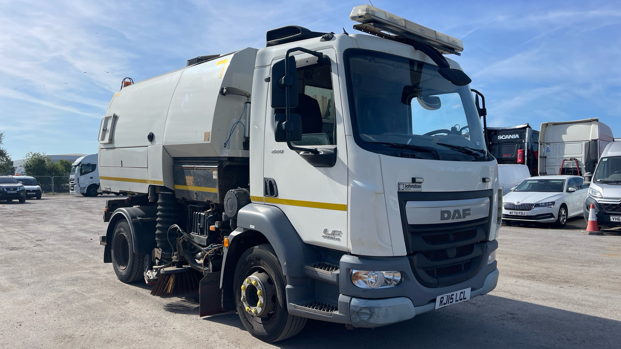 DAF LF 220 - سياره كنس شوارع: صورة 1 DAF LF 220 - سياره كنس شوارع: صورة 1