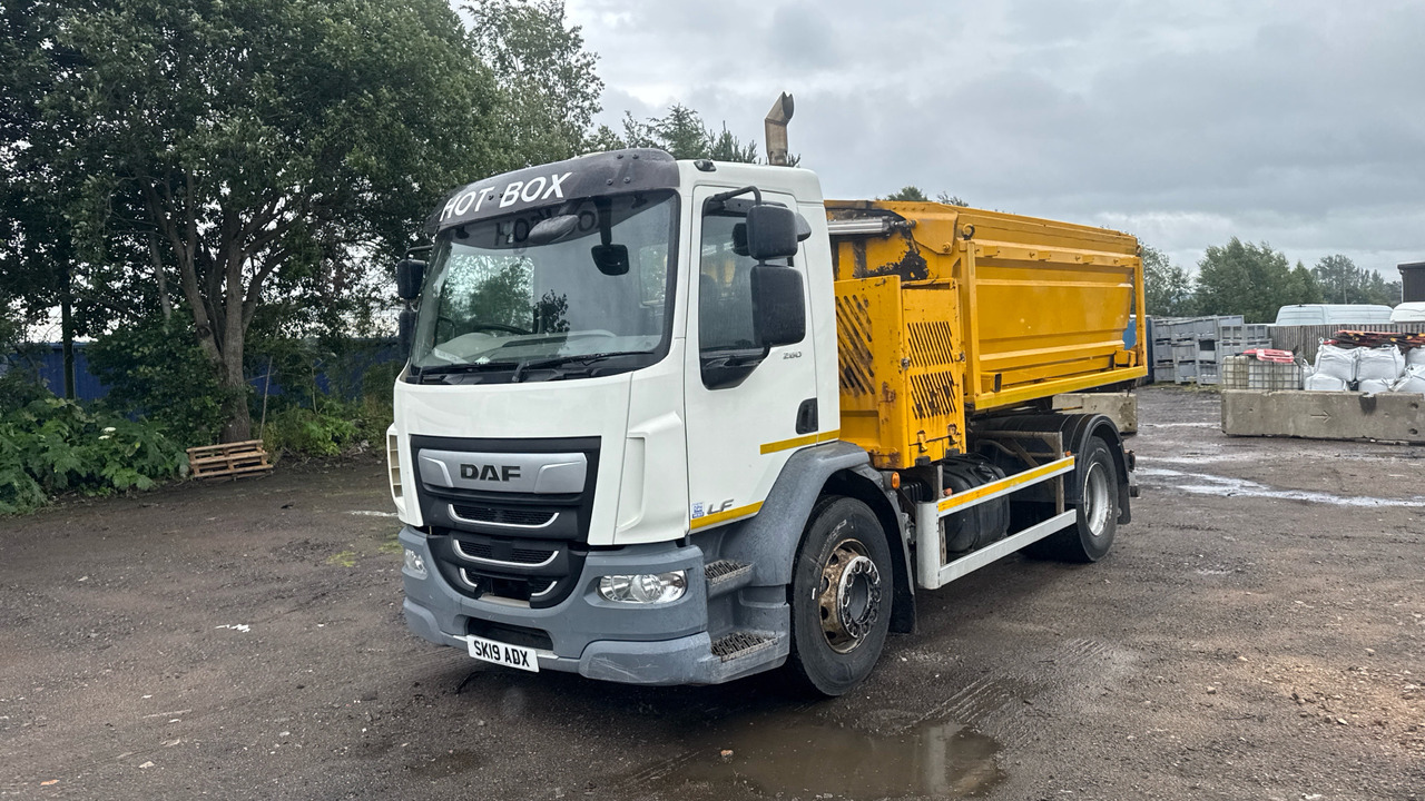 DAF LF 280 - آلة أسفلت: صورة 2 DAF LF 280 - آلة أسفلت: صورة 2