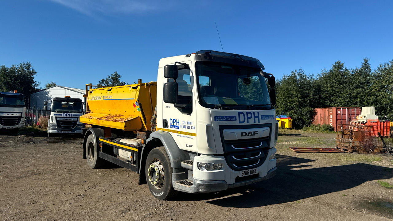 DAF LF 280 - آلة أسفلت: صورة 1 DAF LF 280 - آلة أسفلت: صورة 1
