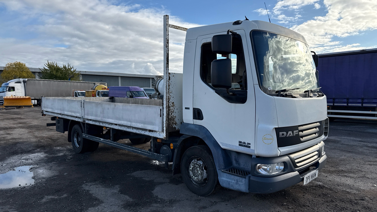 DAF LF 45.140 - شاحنات مسطحة: صورة 1 DAF LF 45.140 - شاحنات مسطحة: صورة 1