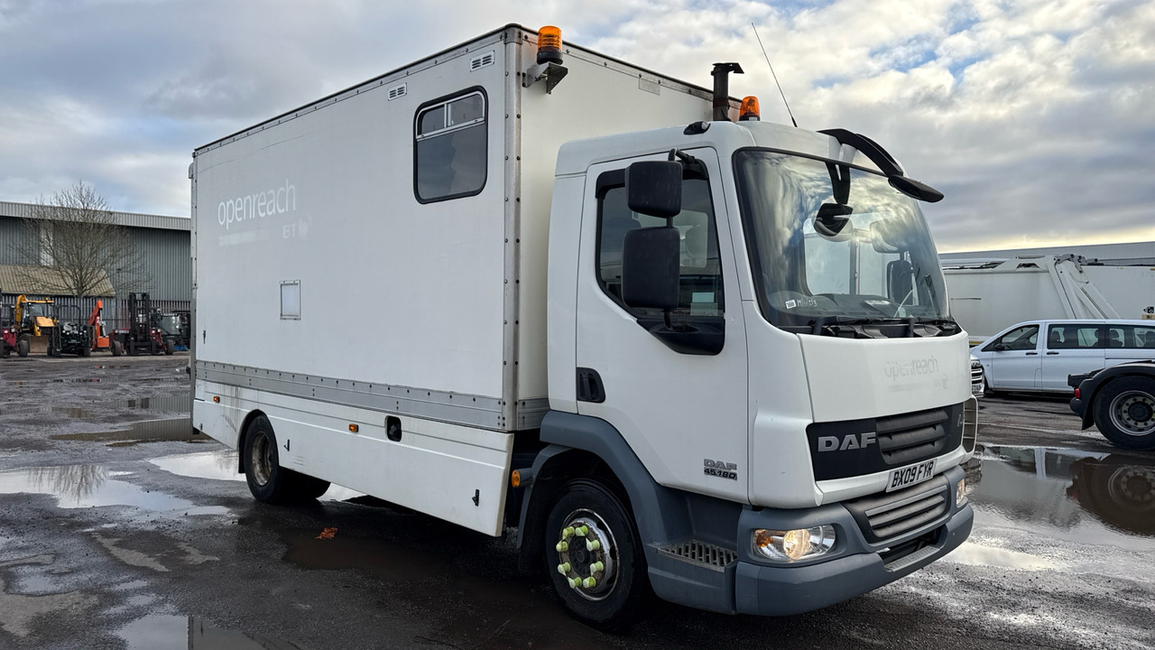 DAF LF 45.180 - شاحنة مقفلة, آلية المنفعة/ مركبة خاصة: صورة 1 DAF LF 45.180 - شاحنة مقفلة, آلية المنفعة/ مركبة خاصة: صورة 1
