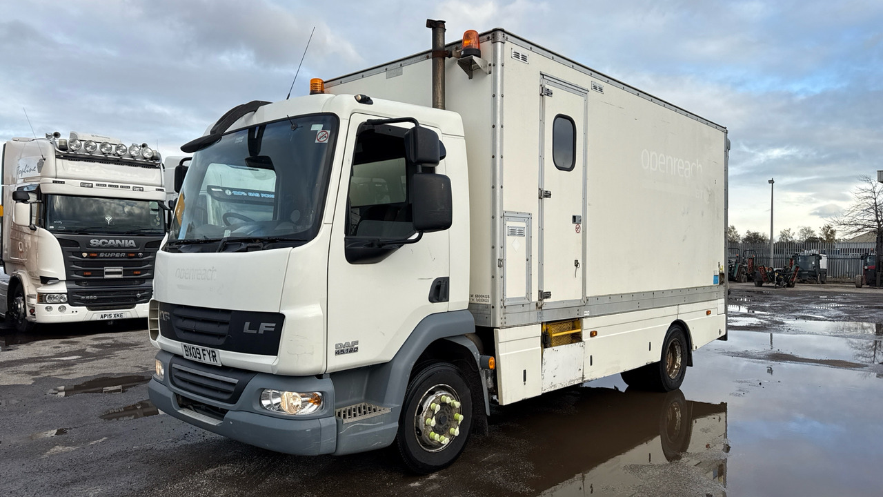 DAF LF 45.180 - شاحنة مقفلة, آلية المنفعة/ مركبة خاصة: صورة 2 DAF LF 45.180 - شاحنة مقفلة, آلية المنفعة/ مركبة خاصة: صورة 2