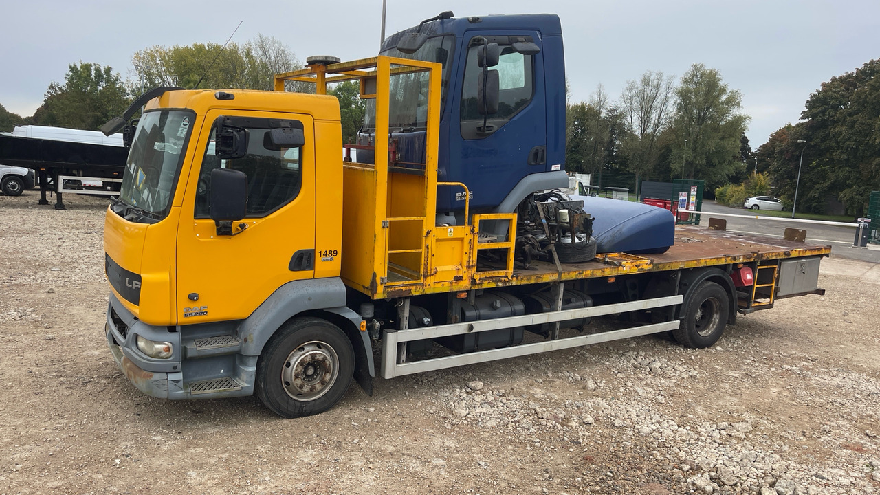 DAF LF 55.220 - شاحنات مسطحة: صورة 2 DAF LF 55.220 - شاحنات مسطحة: صورة 2
