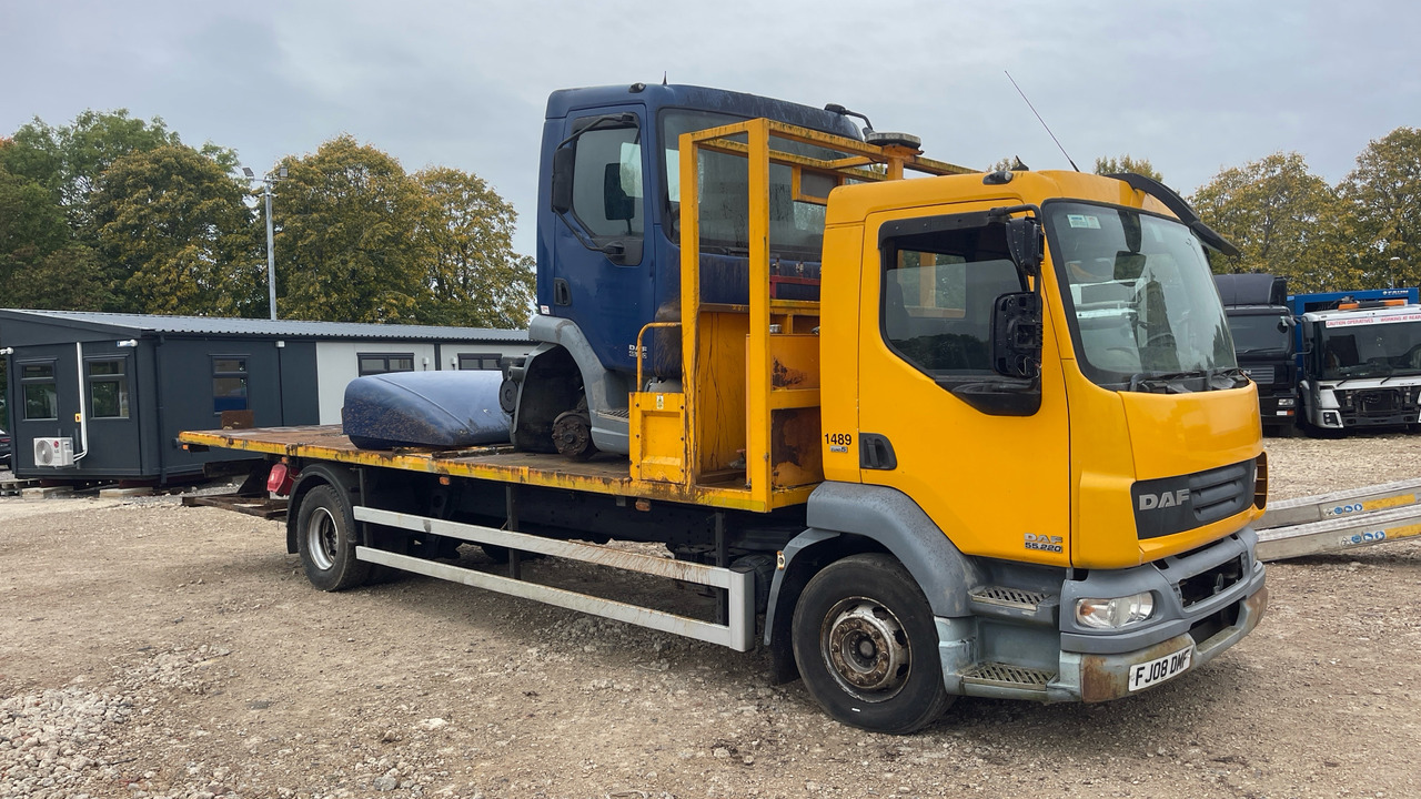 DAF LF 55.220 - شاحنات مسطحة: صورة 1 DAF LF 55.220 - شاحنات مسطحة: صورة 1
