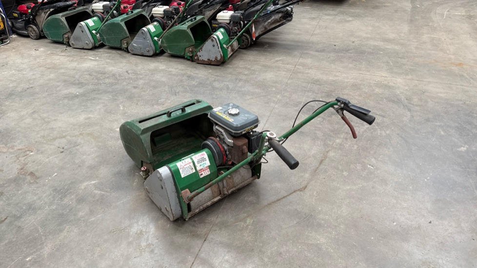 DENNIS FT510 PEDESTRIAN CYLINDER MOWER WITH 5K UNIT & GRASS BOX - معدات البناء: صورة 1 DENNIS FT510 PEDESTRIAN CYLINDER MOWER WITH 5K UNIT & GRASS BOX - معدات البناء: صورة 1