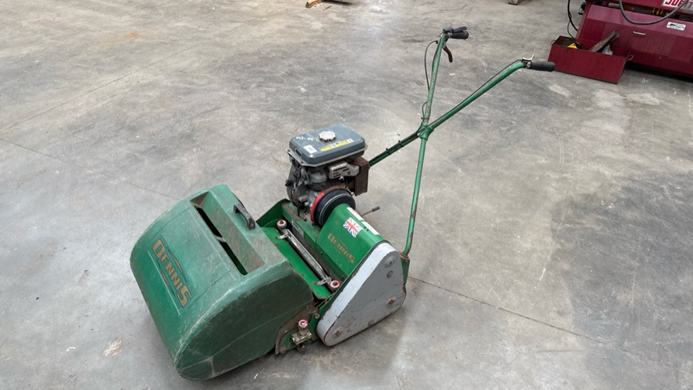 DENNIS FT510 PEDESTRIAN CYLINDER MOWER WITH 5K UNIT & GRASS BOX - معدات البناء: صورة 4 DENNIS FT510 PEDESTRIAN CYLINDER MOWER WITH 5K UNIT & GRASS BOX - معدات البناء: صورة 4