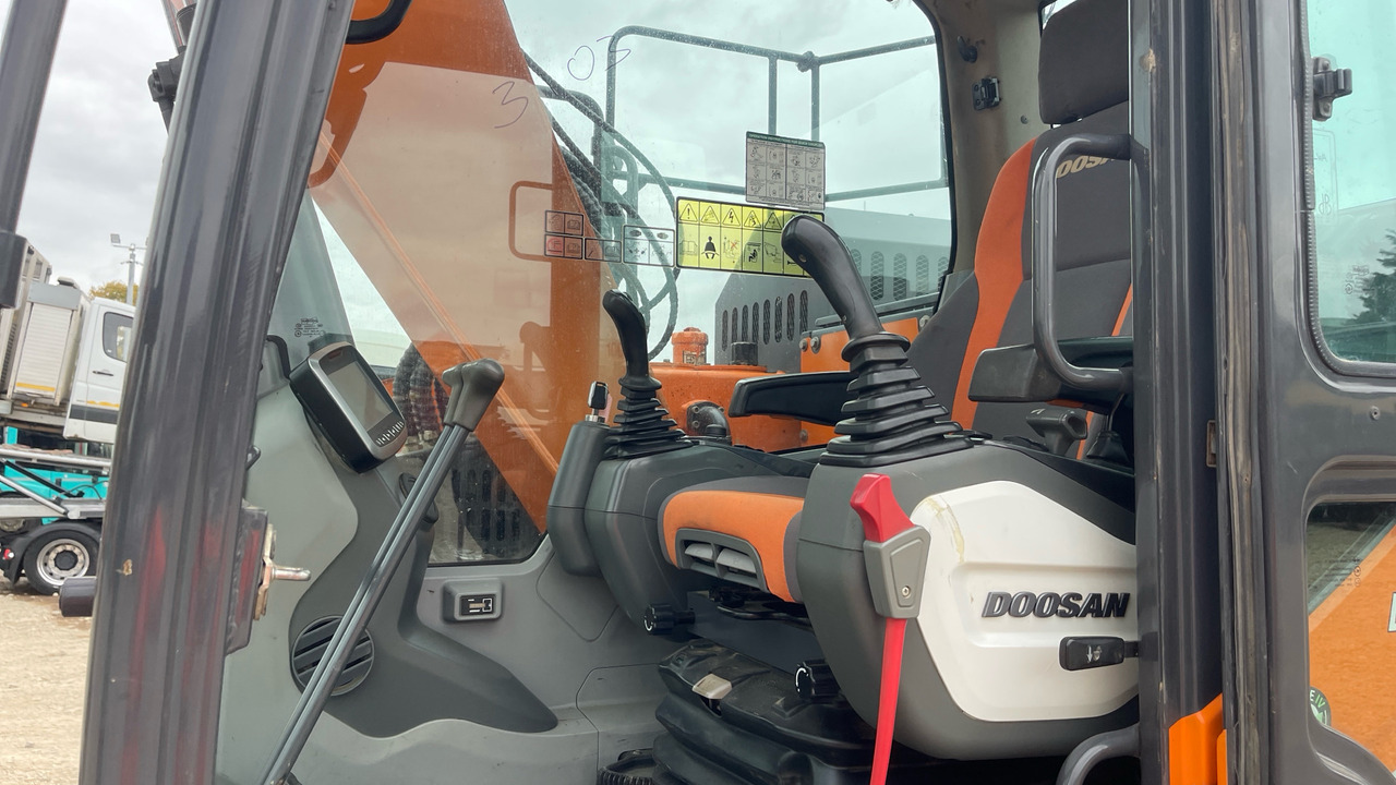DOOSAN DX140LCR-5 - حفار زحاف: صورة 5 DOOSAN DX140LCR-5 - حفار زحاف: صورة 5
