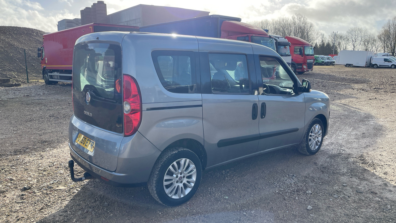 FIAT DOBLO 1.6 Multijet 105PS - سيارة ستيشن: صورة 4 FIAT DOBLO 1.6 Multijet 105PS - سيارة ستيشن: صورة 4