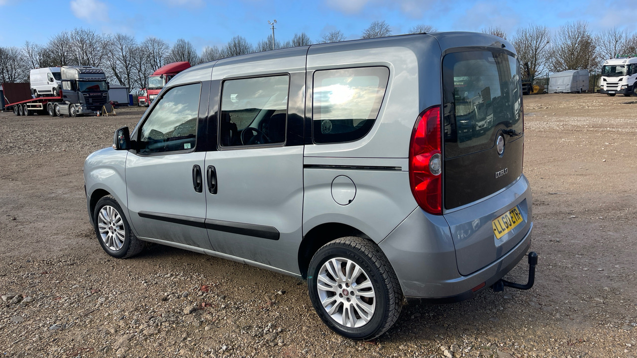 FIAT DOBLO 1.6 Multijet 105PS - سيارة ستيشن: صورة 3 FIAT DOBLO 1.6 Multijet 105PS - سيارة ستيشن: صورة 3