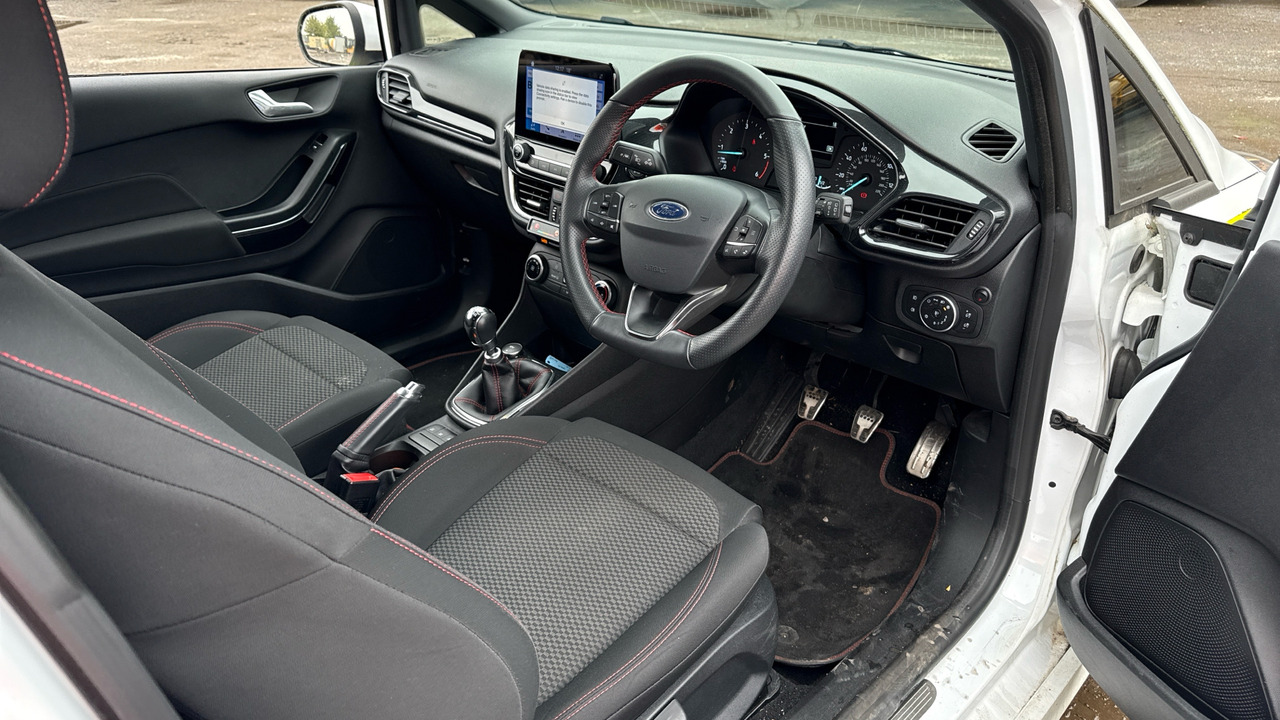 FORD FIESTA 1.5 TDCi 85PS - سيارة: صورة 5 FORD FIESTA 1.5 TDCi 85PS - سيارة: صورة 5