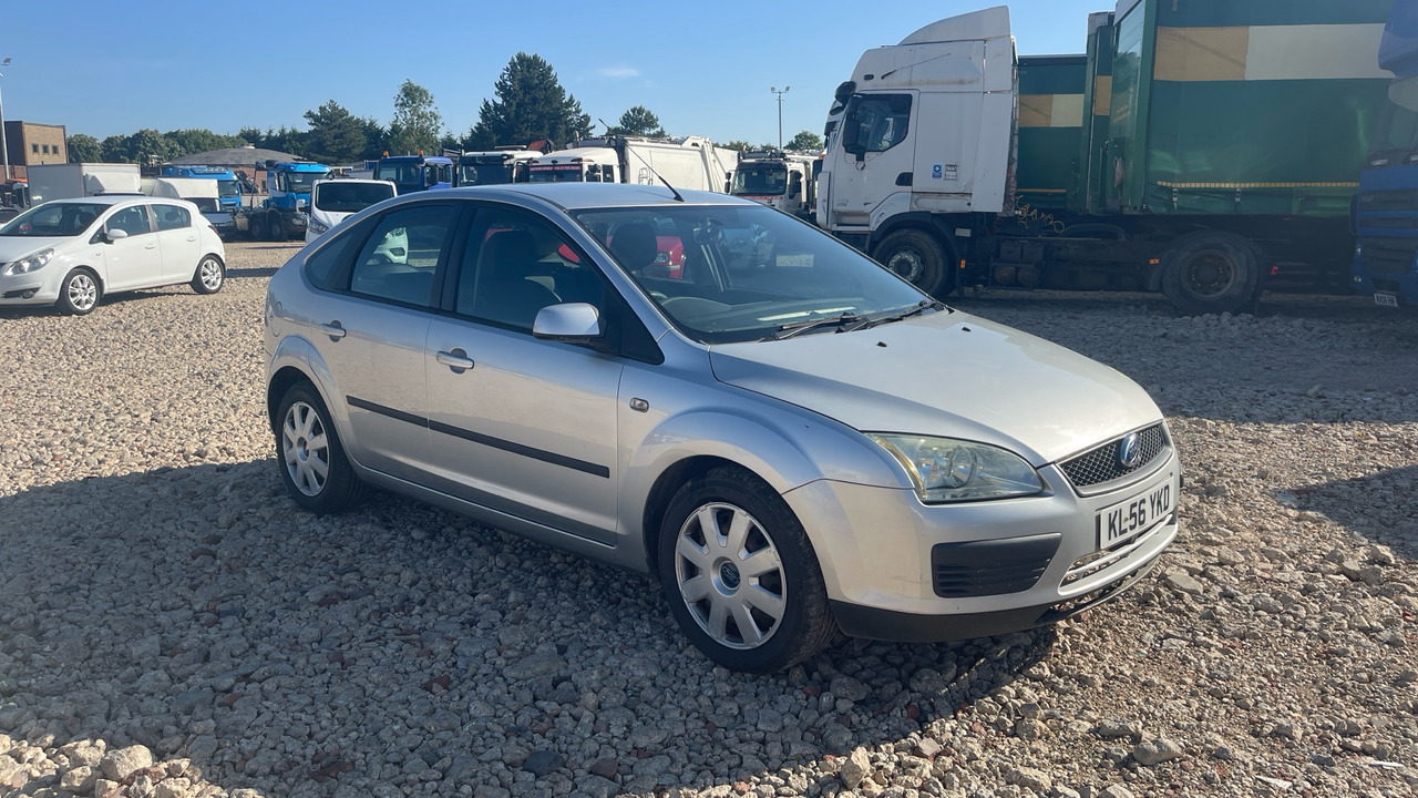 FORD FOCUS 1.4 LX - هاتشباك: صورة 1 FORD FOCUS 1.4 LX - هاتشباك: صورة 1