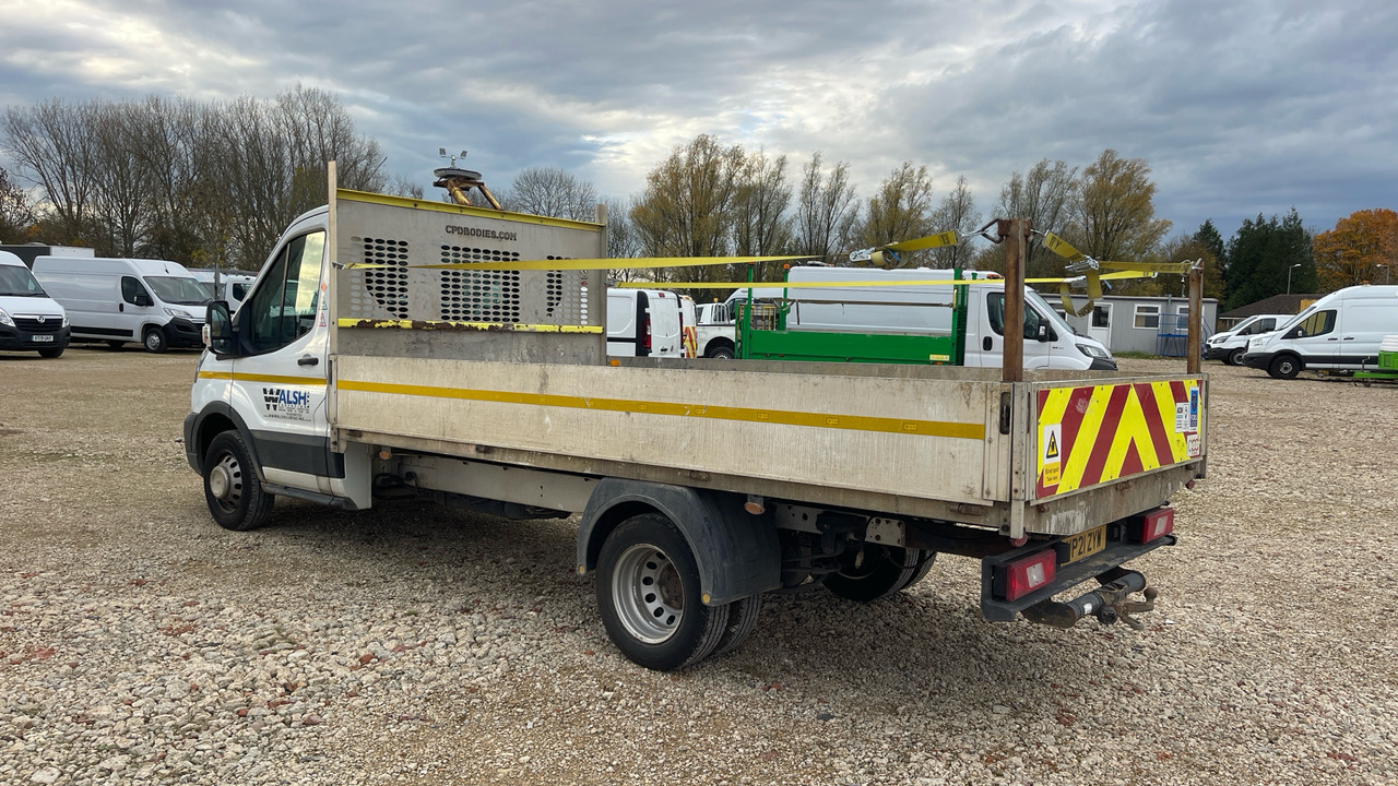 FORD TRANSIT 350 2.0 ECOBLUE 130PS - شاحنة مفتوحة: صورة 3 FORD TRANSIT 350 2.0 ECOBLUE 130PS - شاحنة مفتوحة: صورة 3