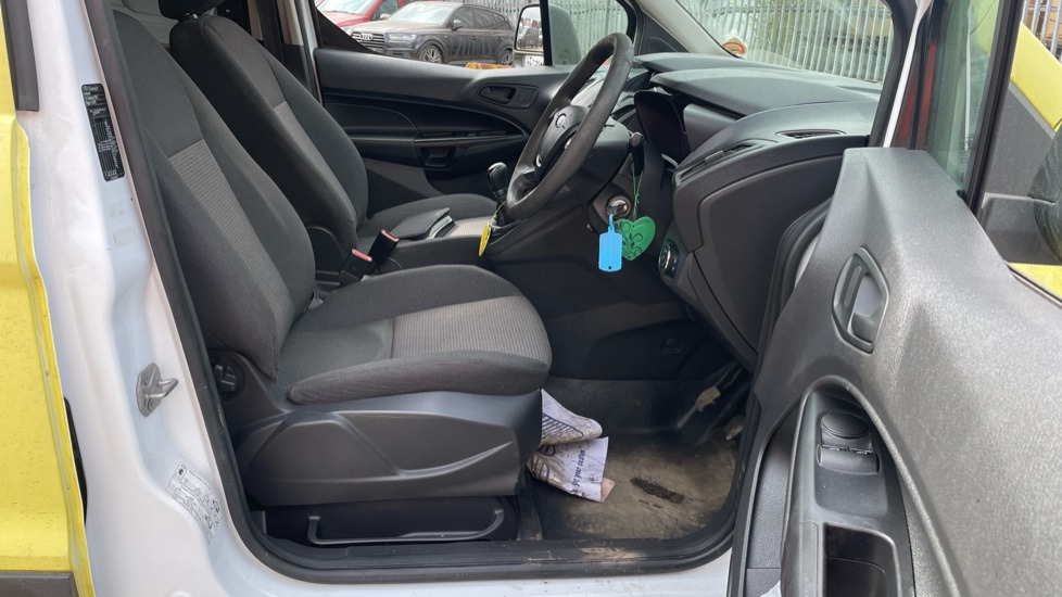 FORD TRANSIT CONNECT 1.6 TDCi 95ps D/Cab Van - فان: صورة 5 FORD TRANSIT CONNECT 1.6 TDCi 95ps D/Cab Van - فان: صورة 5