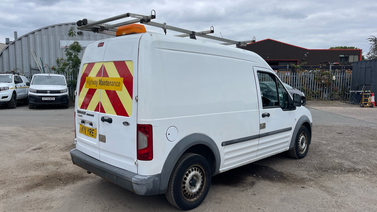 FORD TRANSIT CONNECT 230 1.8 TDCI 90ps - فان المدمجة: صورة 4 FORD TRANSIT CONNECT 230 1.8 TDCI 90ps - فان المدمجة: صورة 4