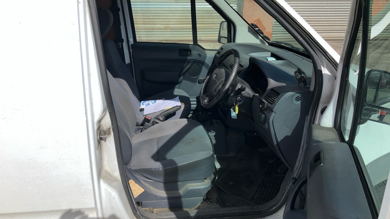 FORD TRANSIT CONNECT T200 1.8 TDCI 75PS - فان المدمجة: صورة 5 FORD TRANSIT CONNECT T200 1.8 TDCI 75PS - فان المدمجة: صورة 5