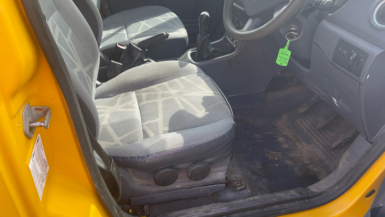 FORD TRANSIT CONNECT T200 1.8 TDCi 75ps - فان المدمجة: صورة 5 FORD TRANSIT CONNECT T200 1.8 TDCi 75ps - فان المدمجة: صورة 5