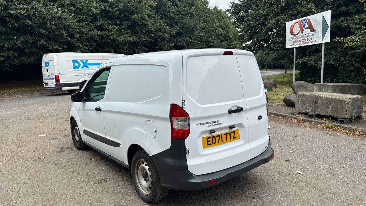 FORD TRANSIT COURIER 1.5 TDCI 75PS - فان المدمجة: صورة 3 FORD TRANSIT COURIER 1.5 TDCI 75PS - فان المدمجة: صورة 3