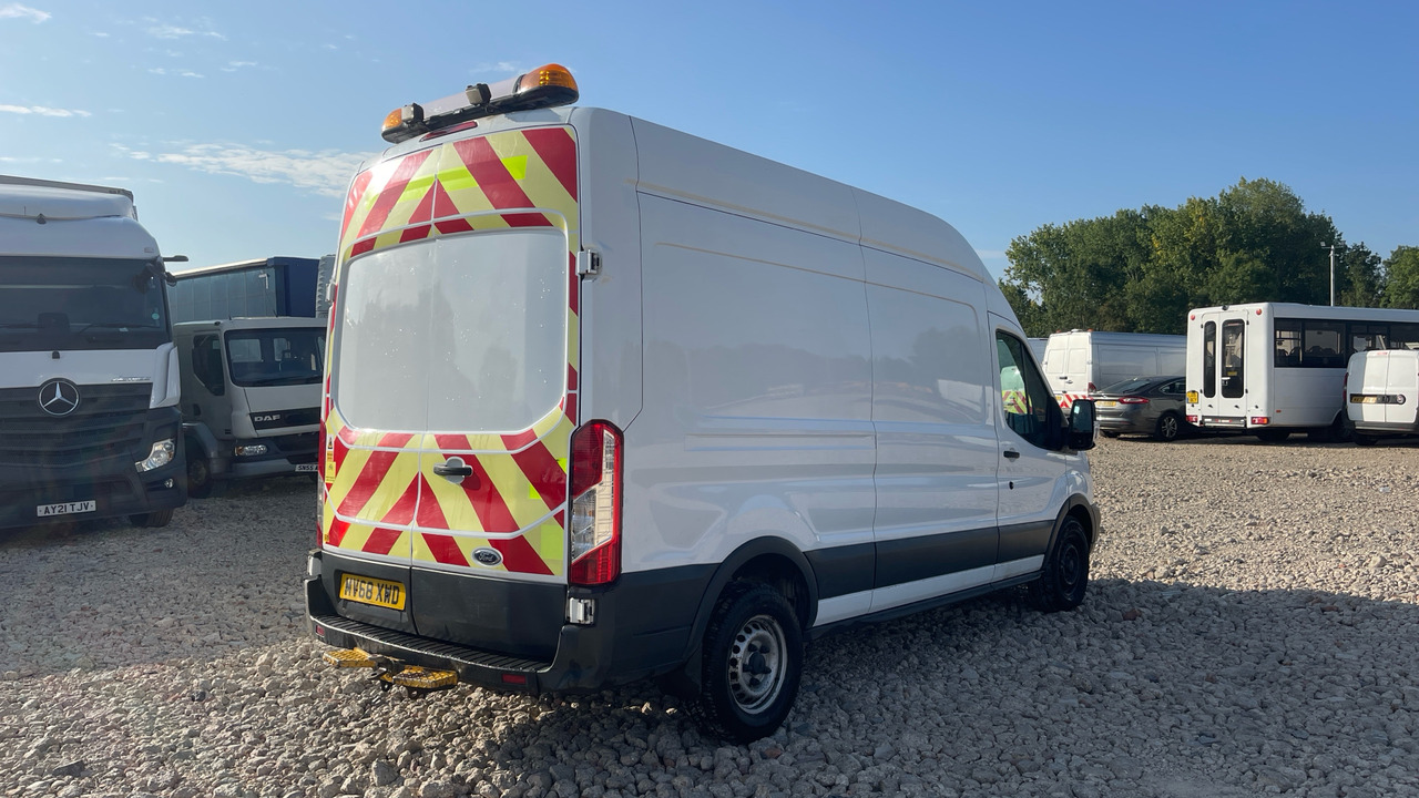Ford Transit 350 2.0 TDCI 130PS - فان: صورة 4 Ford Transit 350 2.0 TDCI 130PS - فان: صورة 4