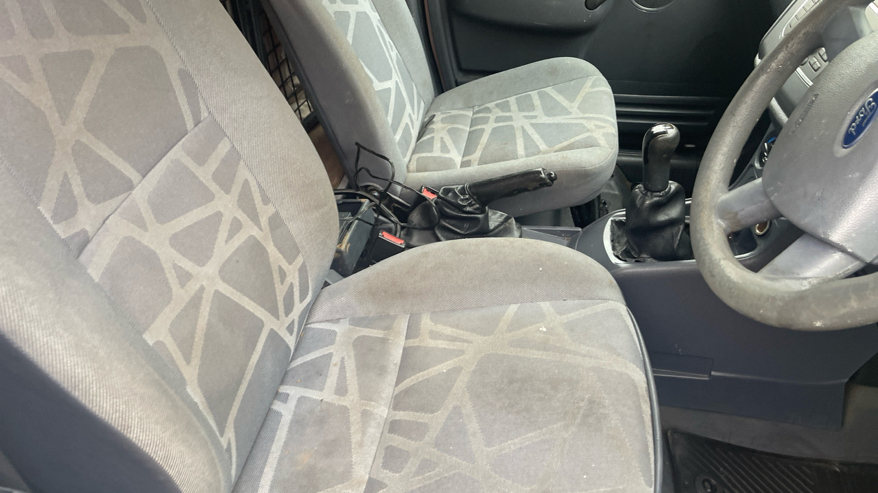 Ford Transit Connect T200 TDCi 75ps - فان المدمجة: صورة 5 Ford Transit Connect T200 TDCi 75ps - فان المدمجة: صورة 5
