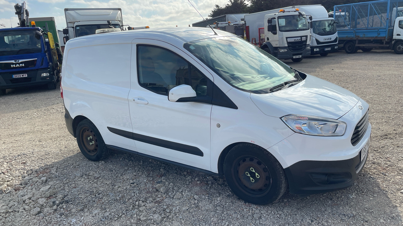 Ford Transit Courier 1.5 TDCI 95PS - فان المدمجة: صورة 1 Ford Transit Courier 1.5 TDCI 95PS - فان المدمجة: صورة 1