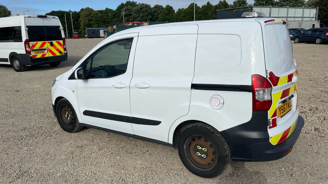 Ford Transit Courier 1.5 TDCI 95PS - فان المدمجة: صورة 3 Ford Transit Courier 1.5 TDCI 95PS - فان المدمجة: صورة 3
