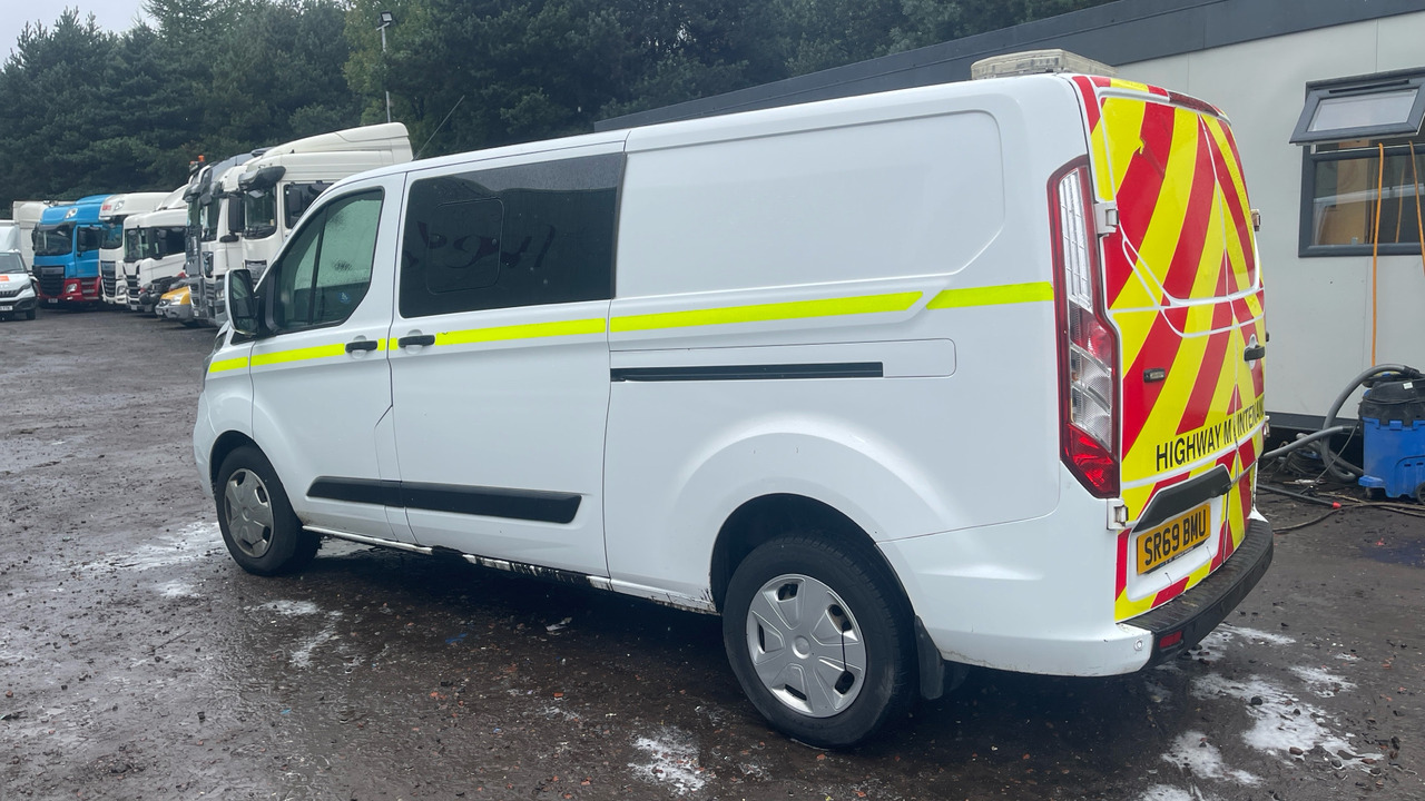 Ford Transit Custom 320 2.0 EcoBlue 130ps Trend - الشاحنات الصغيرة كابينة مزدوجة: صورة 3 Ford Transit Custom 320 2.0 EcoBlue 130ps Trend - الشاحنات الصغيرة كابينة مزدوجة: صورة 3