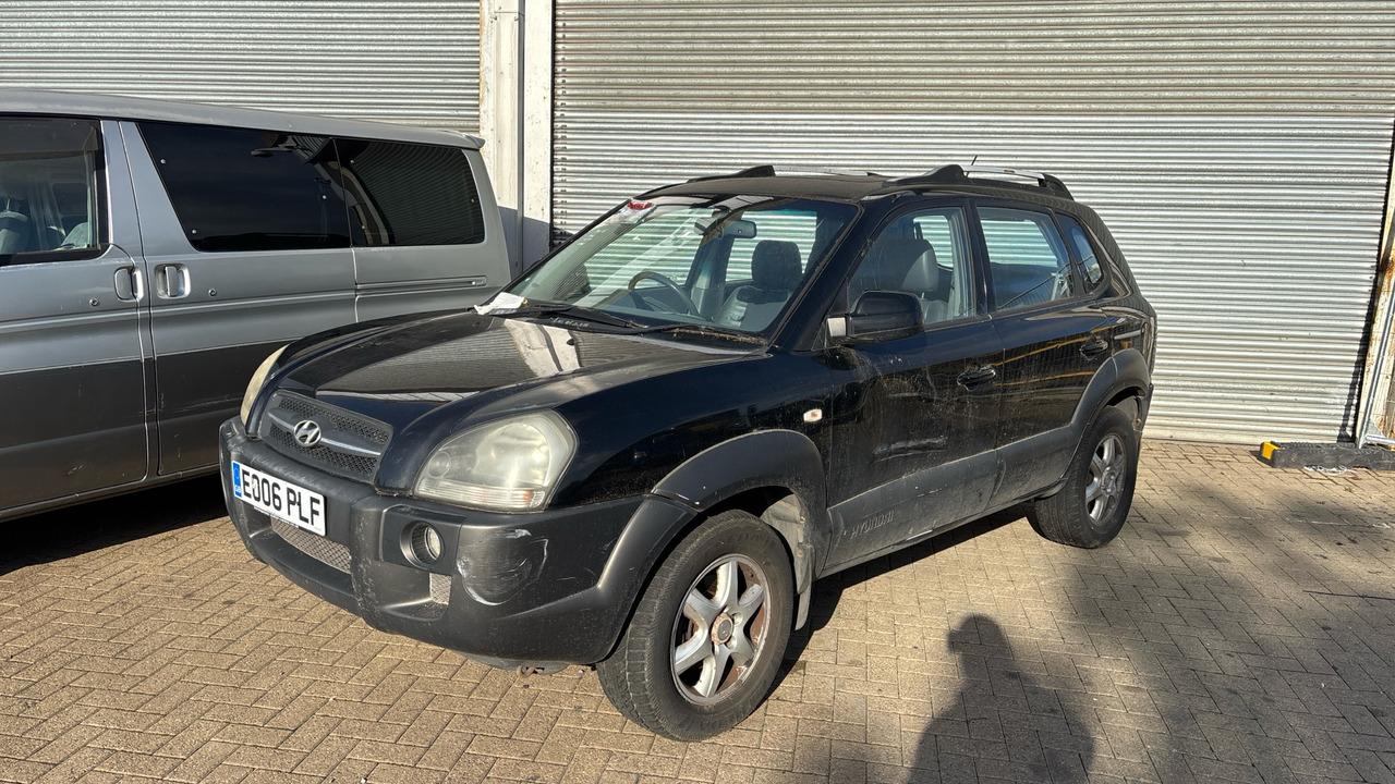 HYUNDAI TUCSON 2.7 V6 CDX - سيارة دفع رباعي: صورة 2 HYUNDAI TUCSON 2.7 V6 CDX - سيارة دفع رباعي: صورة 2