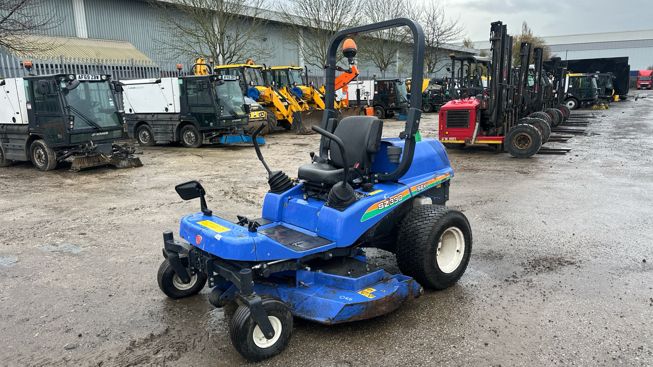 ISEKI SZ330 - جزازة أعشاب الحدائق: صورة 2 ISEKI SZ330 - جزازة أعشاب الحدائق: صورة 2