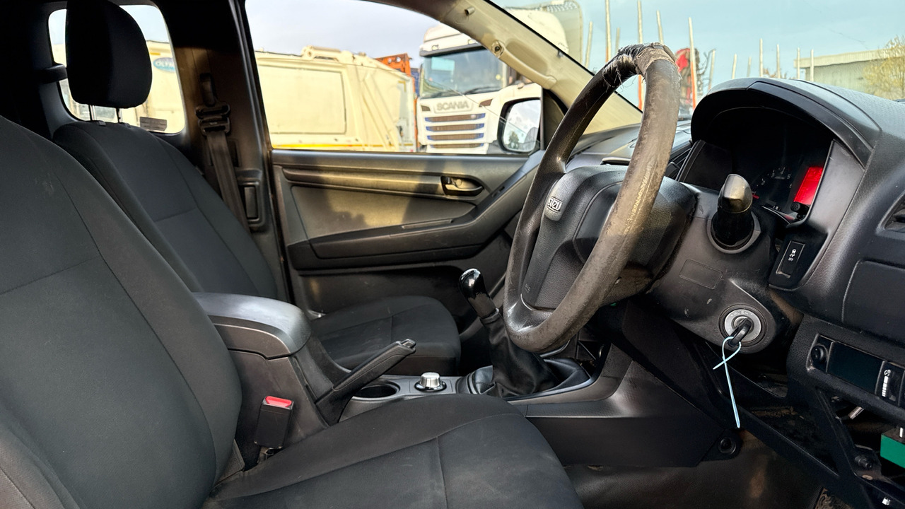 ISUZU D-MAX 2.5TD TURBO - شاحنة البيك أب, الشاحنات الصغيرة كابينة مزدوجة: صورة 5 ISUZU D-MAX 2.5TD TURBO - شاحنة البيك أب, الشاحنات الصغيرة كابينة مزدوجة: صورة 5