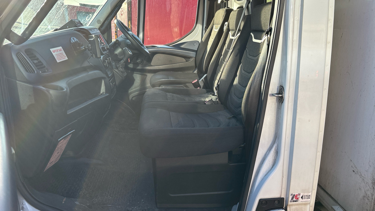 شاحنة الفريزر IVECO DAILY 70C18: صورة 14 شاحنة الفريزر IVECO DAILY 70C18: صورة 14