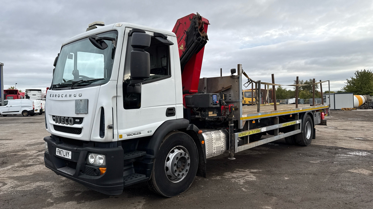 IVECO EUROCARGO 180E25 - شاحنات مسطحة, شاحنة كرين: صورة 2 IVECO EUROCARGO 180E25 - شاحنات مسطحة, شاحنة كرين: صورة 2