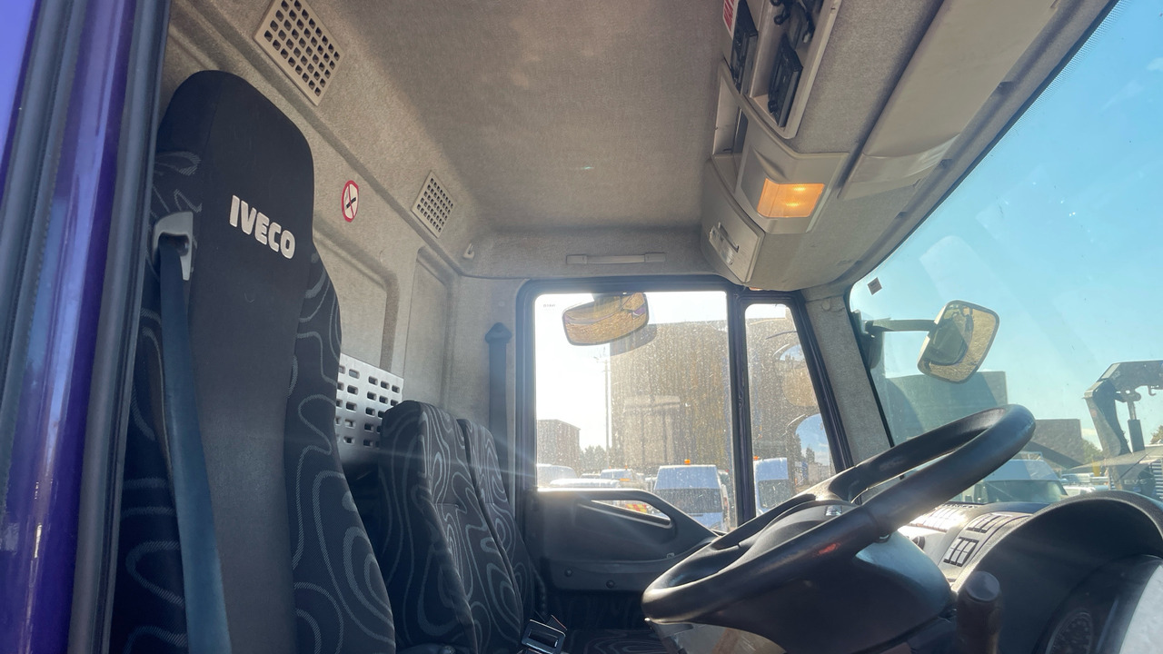 IVECO EUROCARGO 180E - شاحنات مسطحة: صورة 5 IVECO EUROCARGO 180E - شاحنات مسطحة: صورة 5