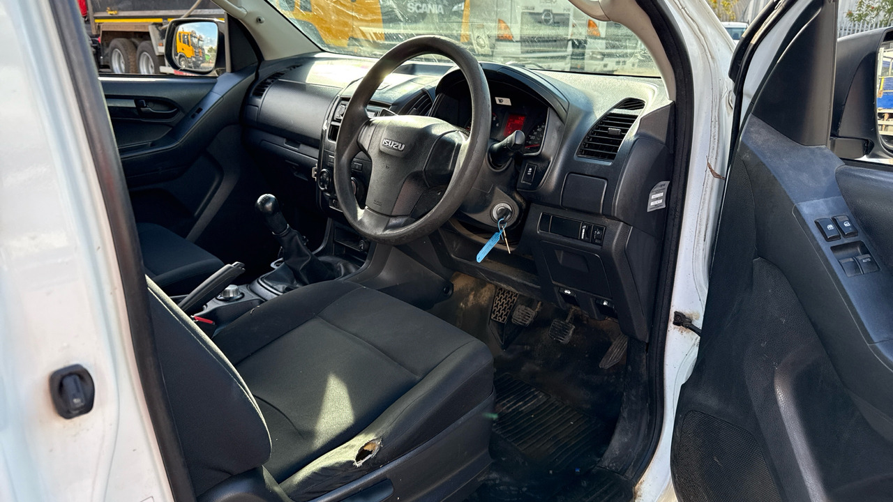Isuzu D-Max 2.5 TD TURBO - شاحنة البيك أب, الشاحنات الصغيرة كابينة مزدوجة: صورة 5 Isuzu D-Max 2.5 TD TURBO - شاحنة البيك أب, الشاحنات الصغيرة كابينة مزدوجة: صورة 5