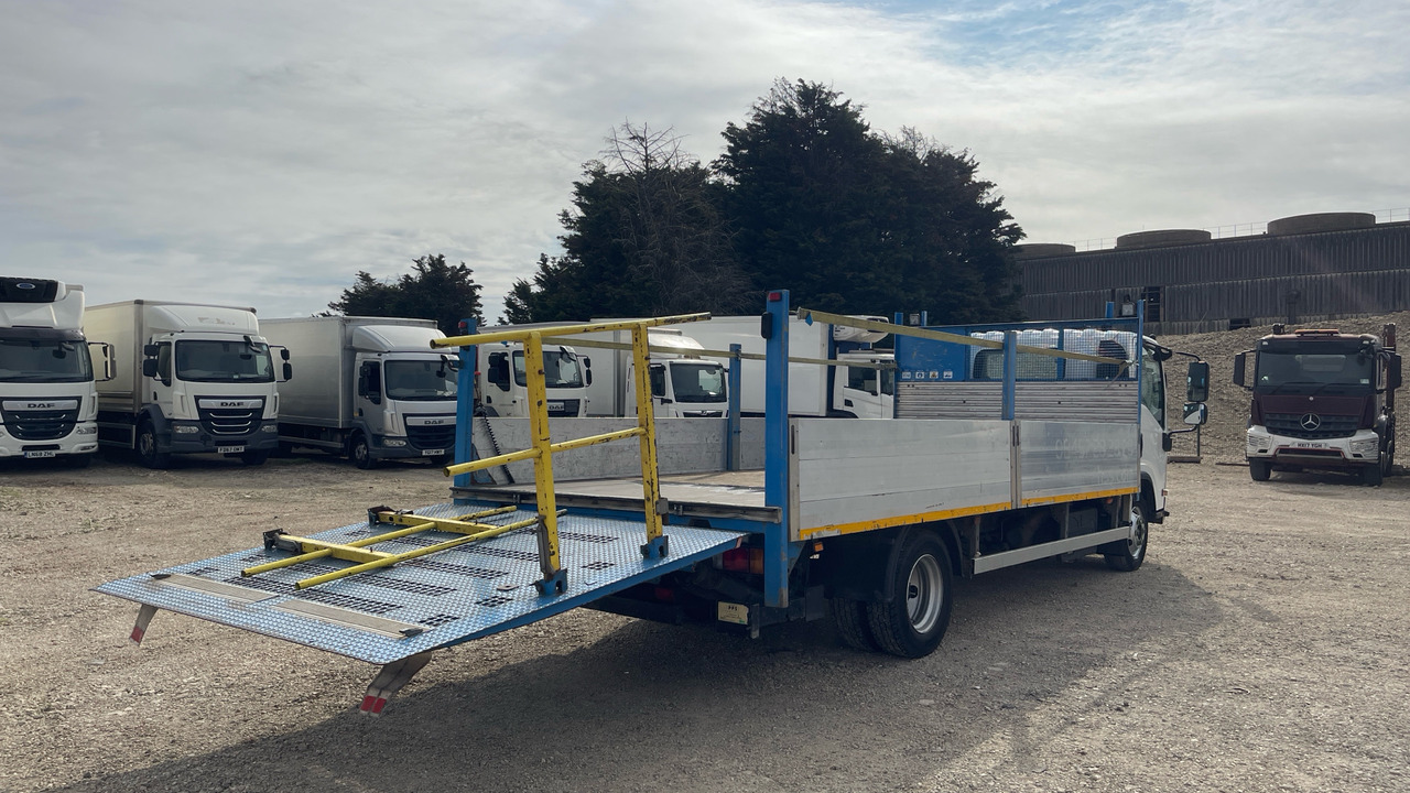 Isuzu N75 190 - شاحنات مسطحة: صورة 4 Isuzu N75 190 - شاحنات مسطحة: صورة 4