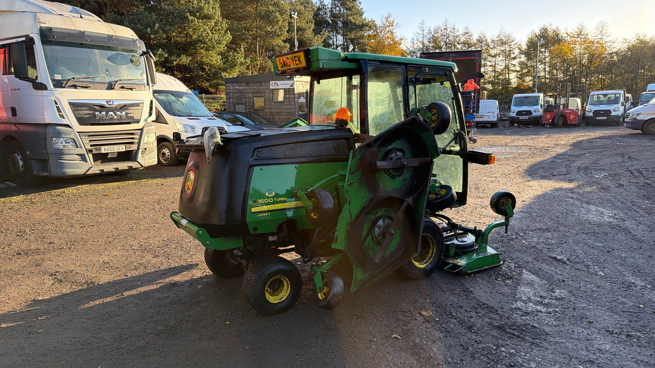 JOHN DEERE 1600 TURBO SERIES 2 - جزازة أعشاب الحدائق: صورة 3 JOHN DEERE 1600 TURBO SERIES 2 - جزازة أعشاب الحدائق: صورة 3