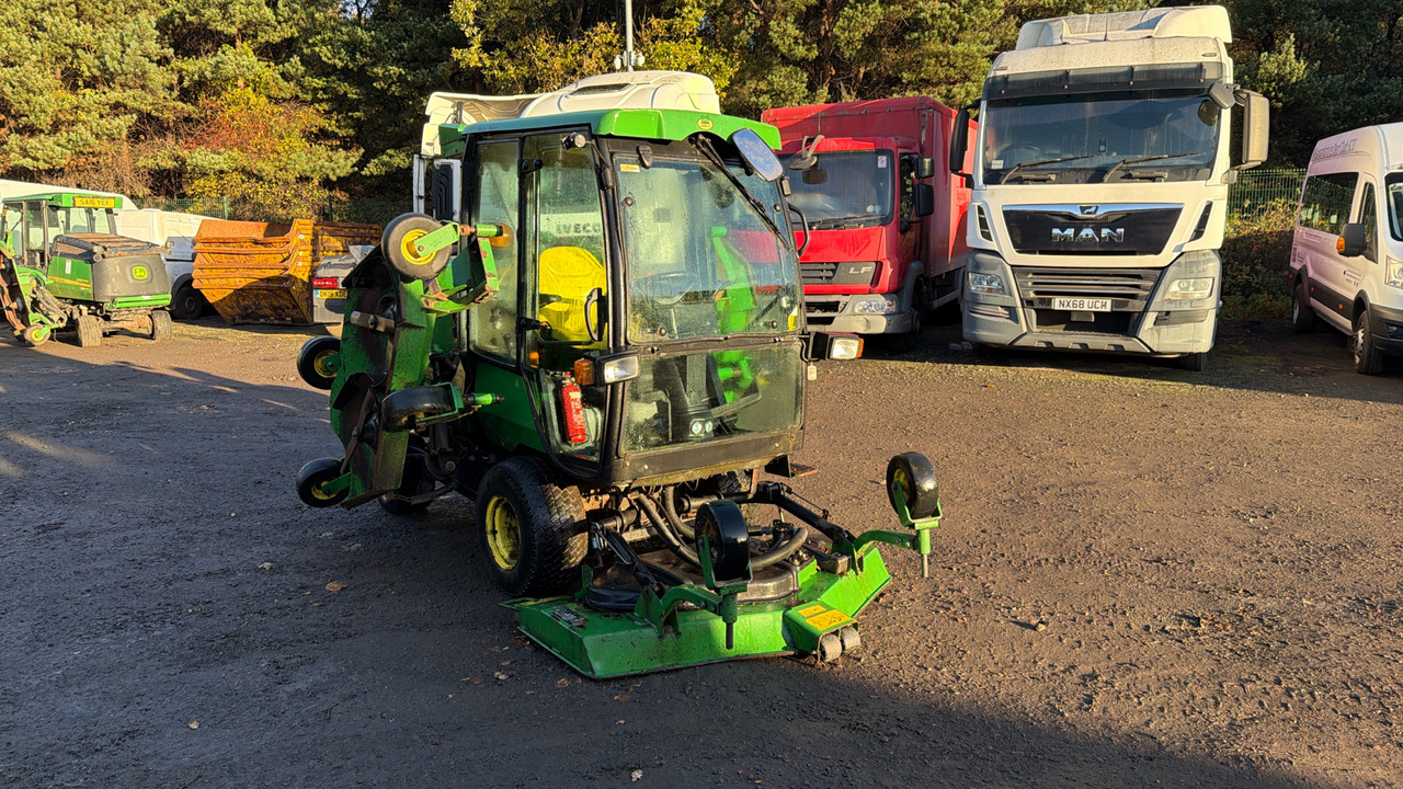 JOHN DEERE 1600 TURBO SERIES 2 - جزازة أعشاب الحدائق: صورة 1 JOHN DEERE 1600 TURBO SERIES 2 - جزازة أعشاب الحدائق: صورة 1