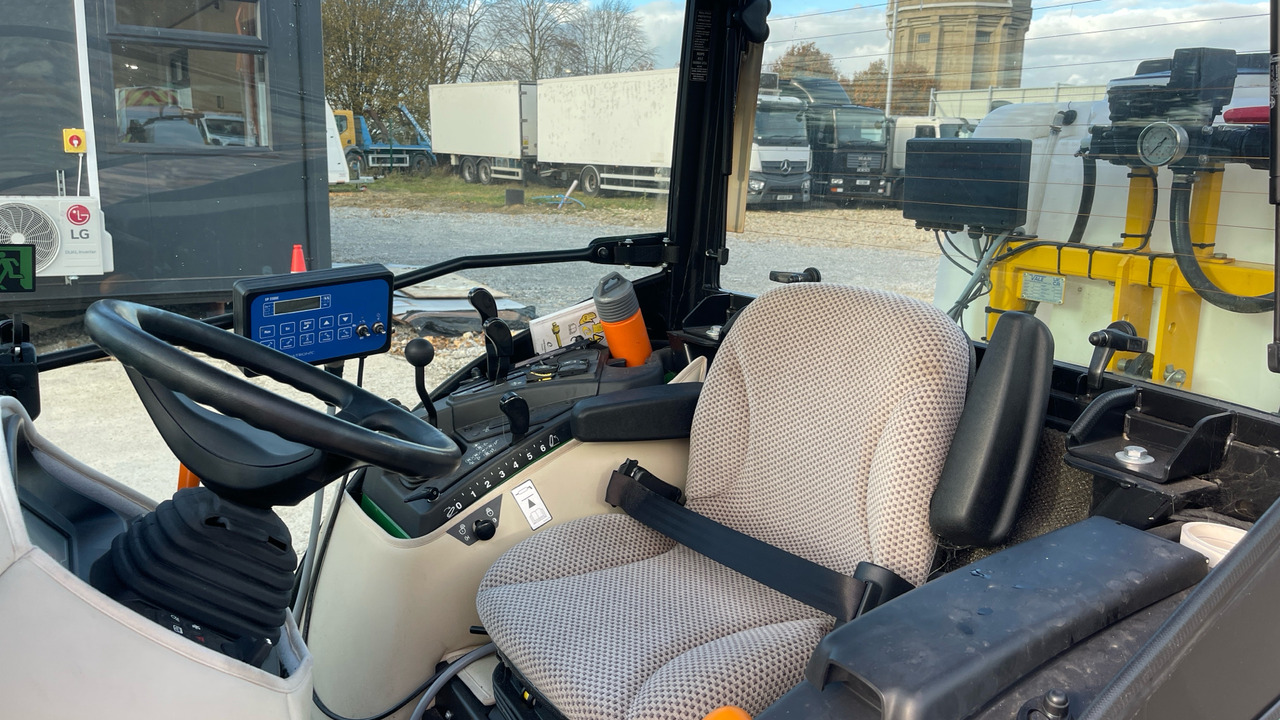 JOHN DEERE 2038R - جرار: صورة 5 JOHN DEERE 2038R - جرار: صورة 5